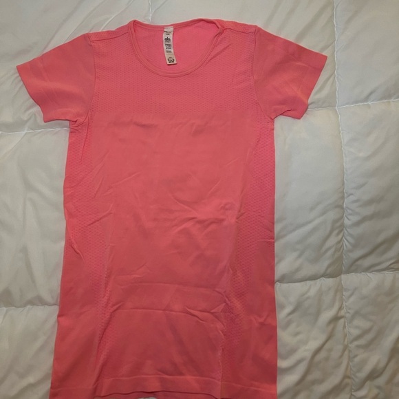 Alo Workout Tee - Picture 8 of 8